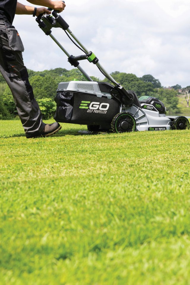 EGO Power+ biedt nieuwe gebruiksvriendelijke apparatuur voor plezierig en gemakkelijk tuinonderhoud