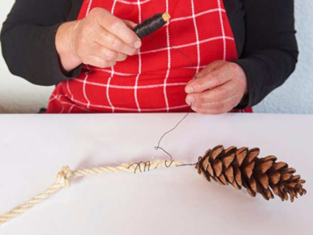 Feestelijk kerstfestoen zelf maken
