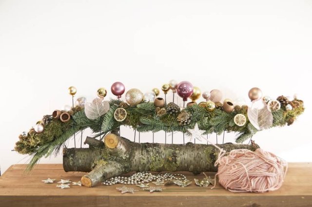Natuurlijke kersttafelguirlande: voor op tafel tijdens kerst