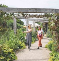 Save the date 6 en 7 juni: Appeltern Plantenfestijn met Groei & Bloei!