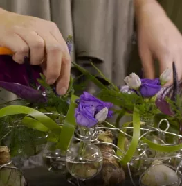 Sierlijke slinger met bollen (video)