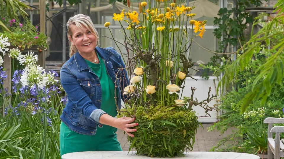 Afbeelding Zomer in zicht: maak zelf een zonnig bloemstuk