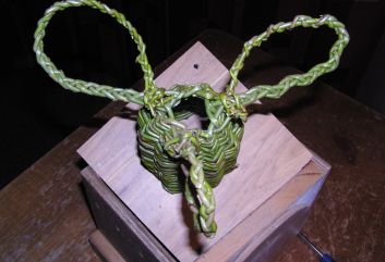 Vogelhuisje van wilgentakken