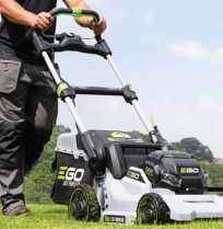 EGO Power+ biedt nieuwe gebruiksvriendelijke apparatuur voor plezierig en gemakkelijk tuinonderhoud