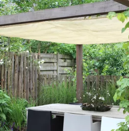 Zelf maken: pergola met schuifdak