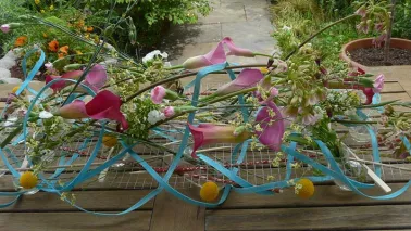Zomers tafelstuk met kippengaas
