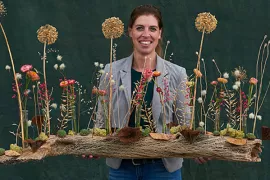 Een stronk als canvas: zaaddozen, pluizen en droogbloemen voor de herfst