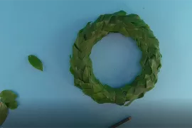 De basis: strokrans bedekken met blad (video)