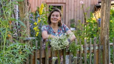 Zo transformeerde Katja in 1,5 jaar tijd haar saaie tuin in een levendige dwaaltuin