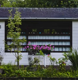 Een tuinhuis plaatsen: alles wat je moet weten