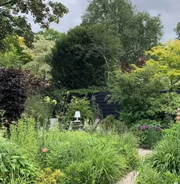 G&B OpentuinTV: Tuin van Liesbeth en Just van Duin in Heiloo