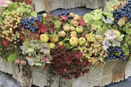 Herfstkrans met berkenschors en hortensia