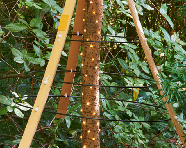 Alternatieve kerstboom 1: wél zelf de slingers ophangen!