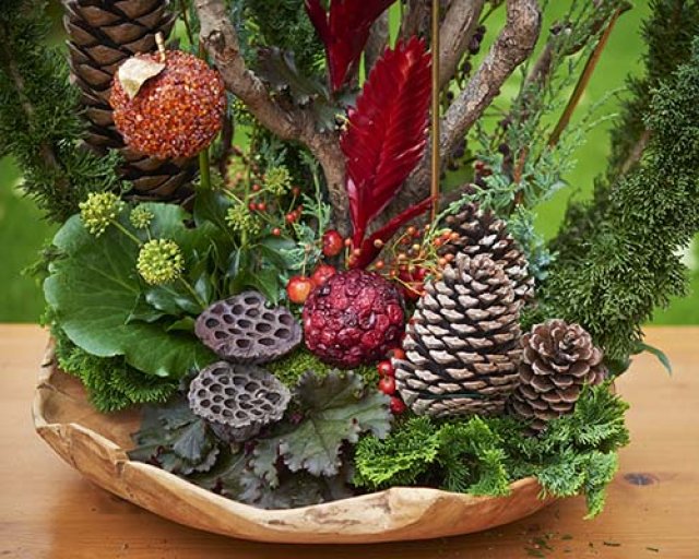 Alternatieve kerstboom 3: kerststuk van hergebruikte materialen