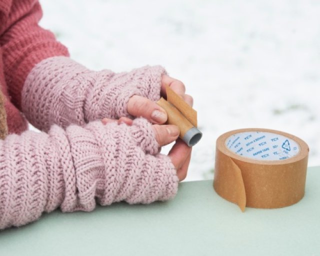 Zelf maken: winters arrangement met houtschijfjes