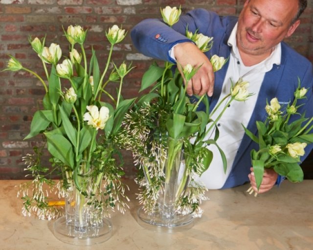 Zelf maken: speelse lenteschikking met voorjaarsbloeiers