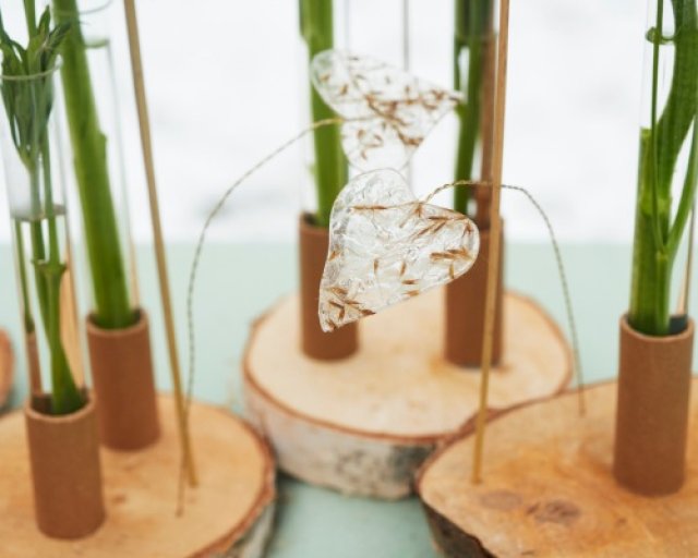 Zelf maken: winters arrangement met houtschijfjes