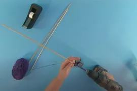 De basis: stokjes omwikkelen met wol (video)