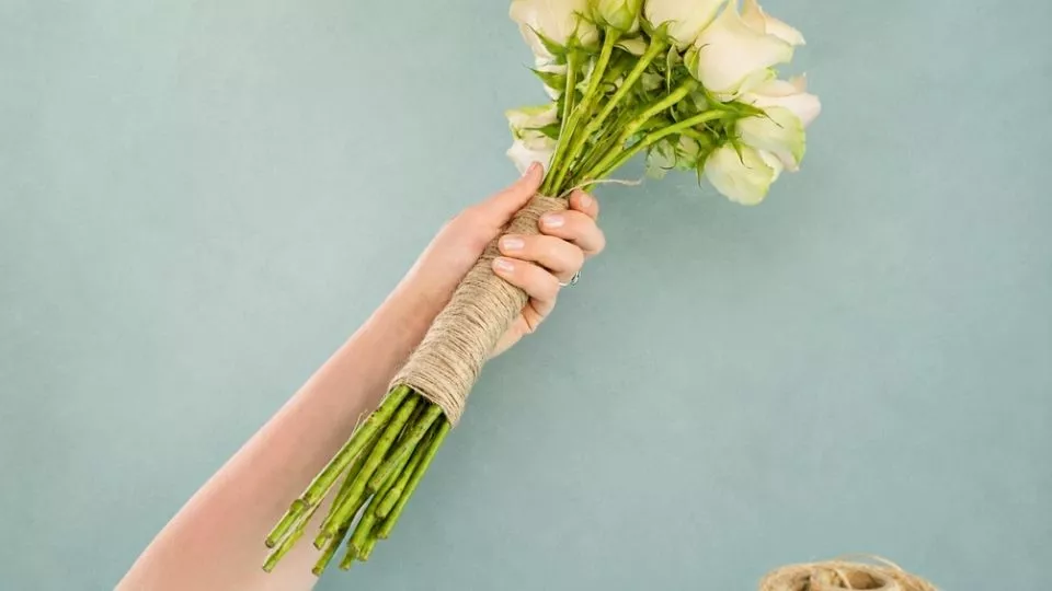 Afbeelding De basis: zo maak je een gebonden boeket