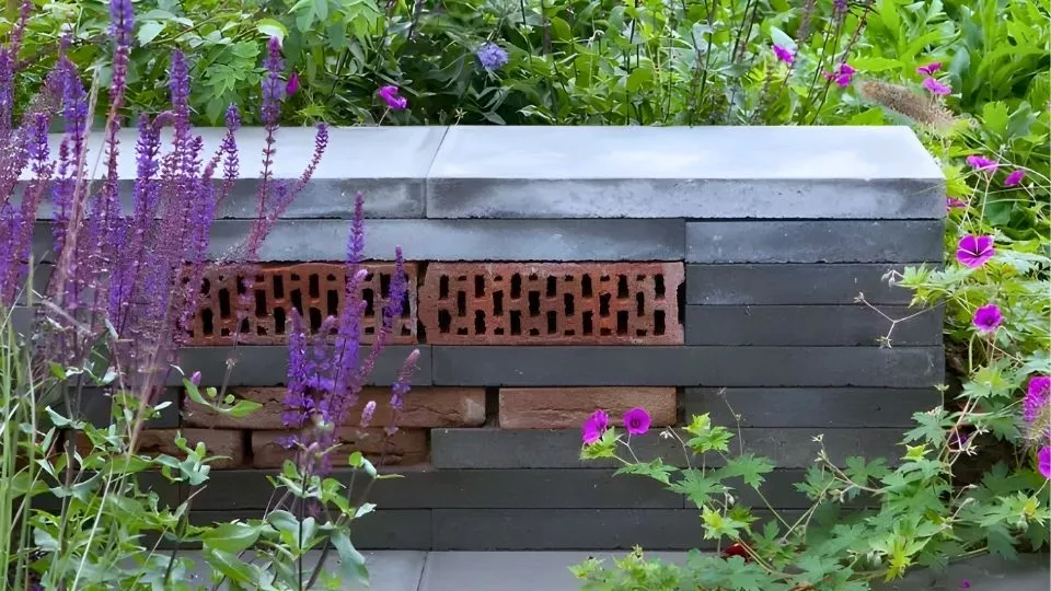 Afbeelding Een insectenbank: een muur vol leven voor insecten