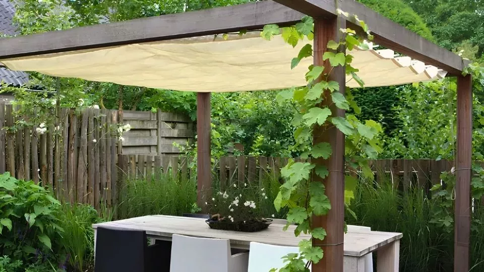 Afbeelding Pergola met schaduwdoek zelf maken