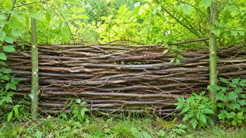 Een takkenril maken van je snoeihout
