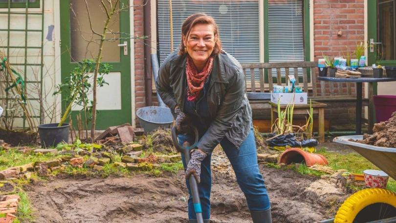 Waarom Katja voor een natuurlijke vijver zonder pomp of vissen kiest: de kikkers en libellen komen vanzelf